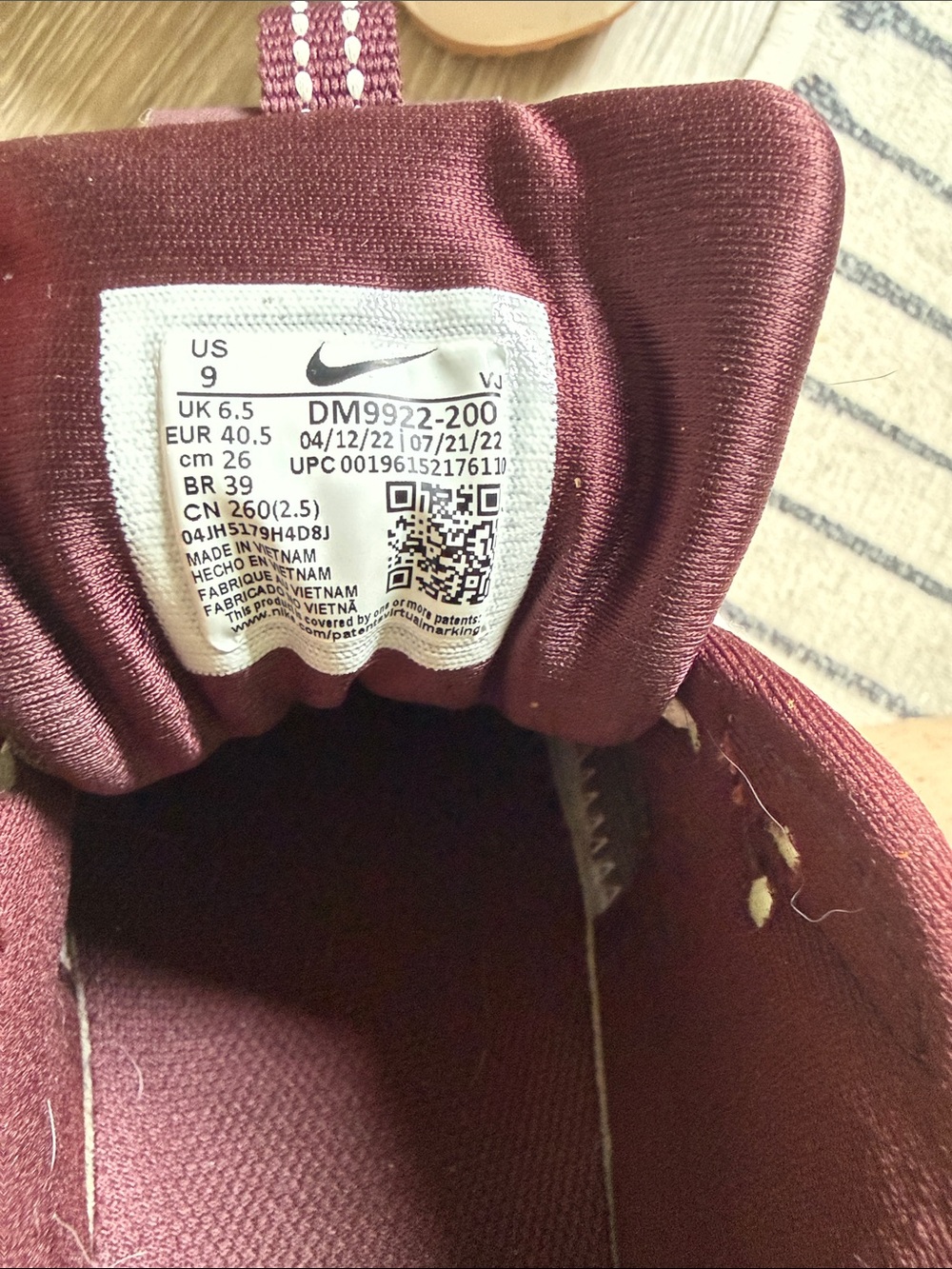 Nike Air Max Sneakers in Maroon Navy and Cream - Picture 2 of 7